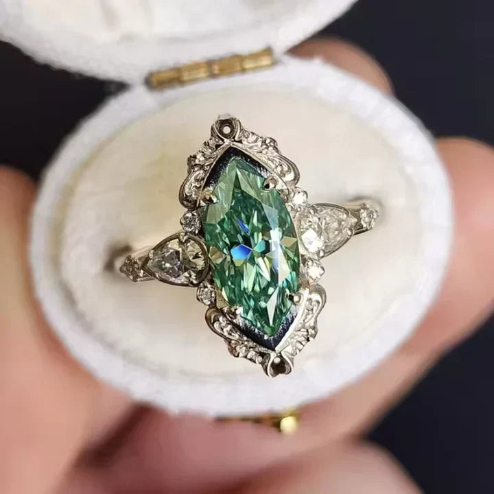 Vaelira Thornewyn Ring