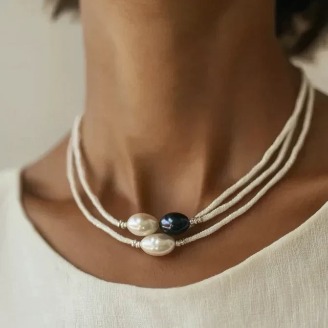 Vintage Black &amp; White Pearl Necklace